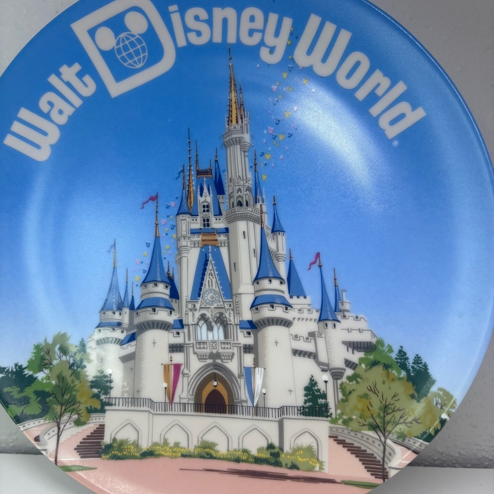 Walt Disney World Cinderella Castle Collectible Decorative Plate Japan 6.5" - Picture 2 of 5